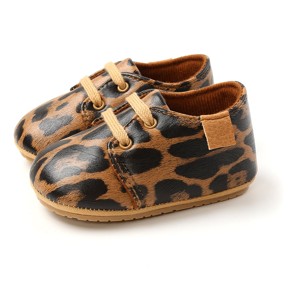Unisex baby casual shoes with flexible toe area