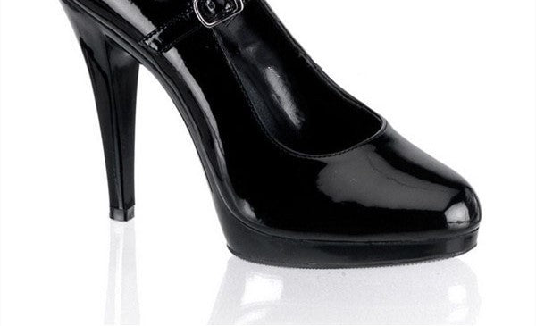 Wedding shoes with glossy finish and buckle strap