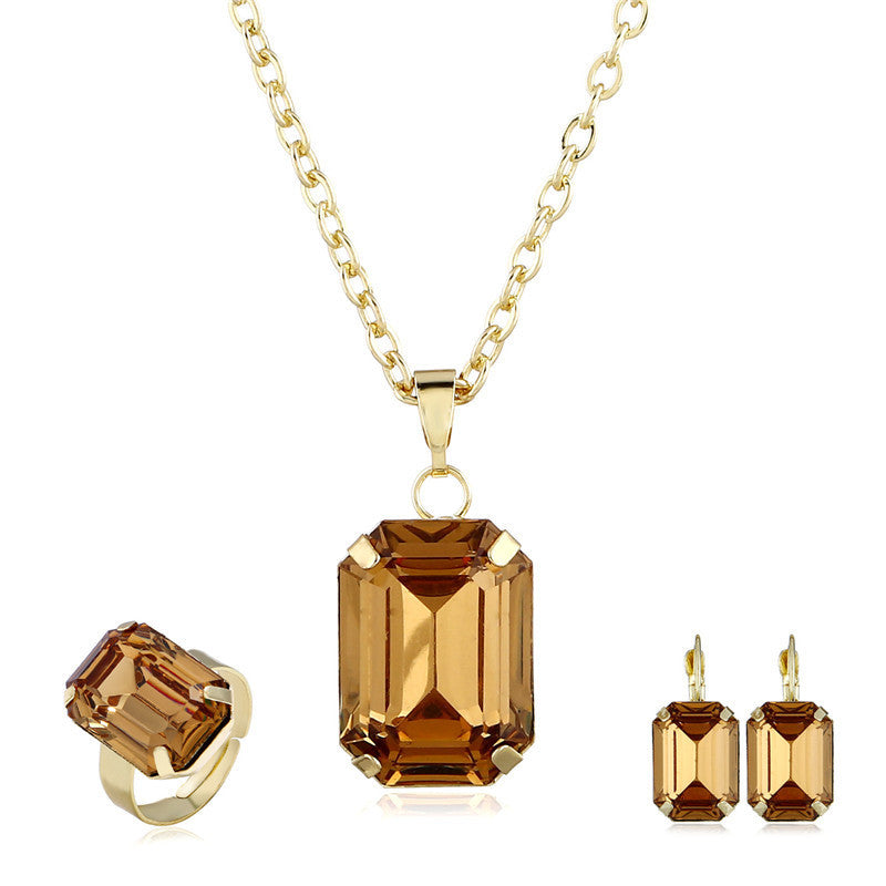 American-style wedding jewelry with sparkle
