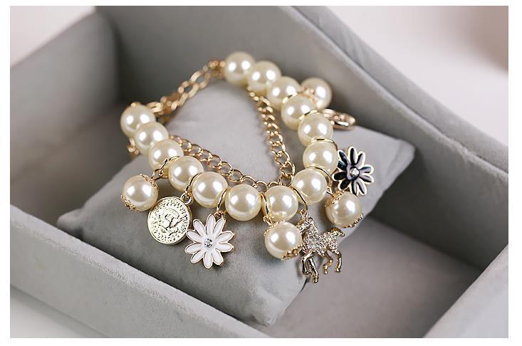 Pearl bracelet in romantic gift box