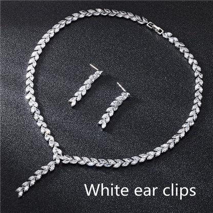 Wedding jewelry set in gift box

